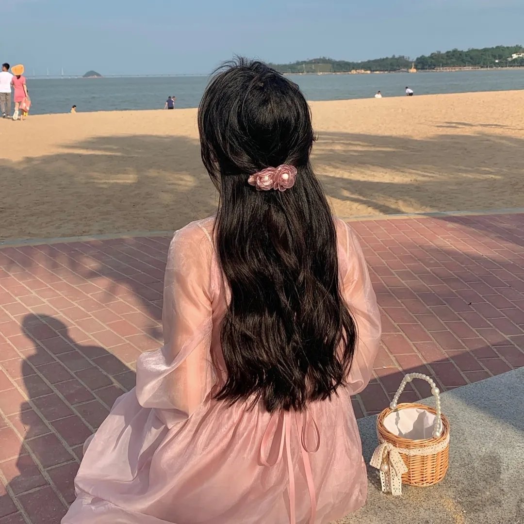 湿透了封面